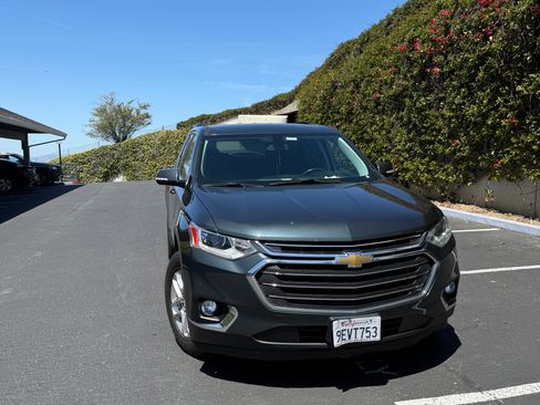 Used 2020 Chevrolet Traverse LT FWD image 4