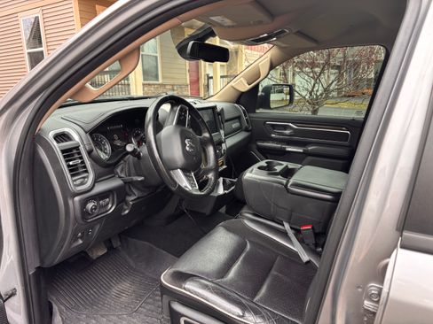 Used 2019 RAM 1500 Laramie w/ Off Road Group image 6