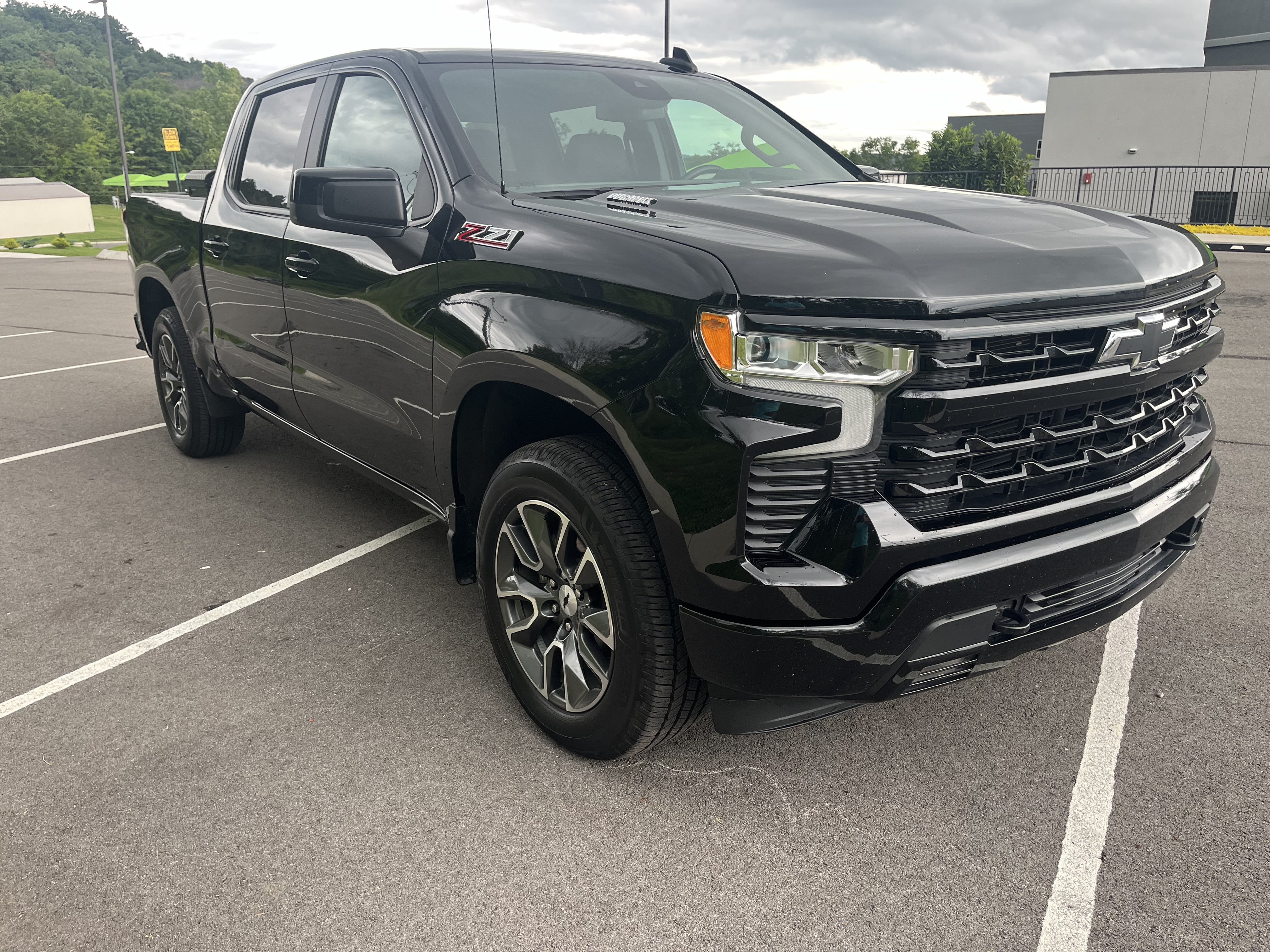 Used 2023 Chevrolet Silverado 1500 RST AWD/4WD image 2