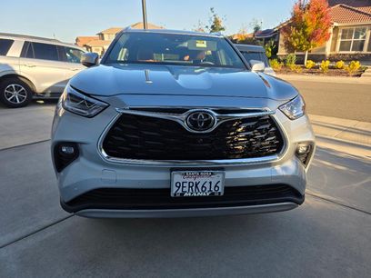 Used 2022 Toyota Highlander Platinum