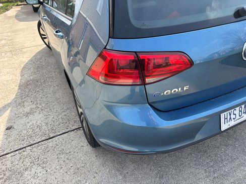 Used 2016 Volkswagen e-Golf SE w/ DC Fast Charging Package image 9
