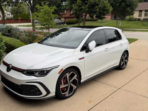 Used 2024 Volkswagen GTI SE w/ SE Leather Seats Package image 6