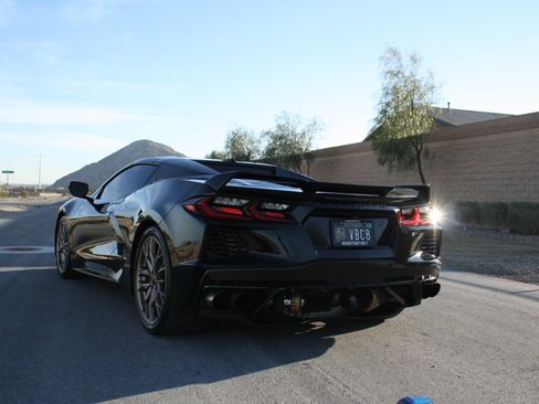 Used 2024 Chevrolet Corvette Stingray Premium Conv w/ Z51 Performance Package image 10