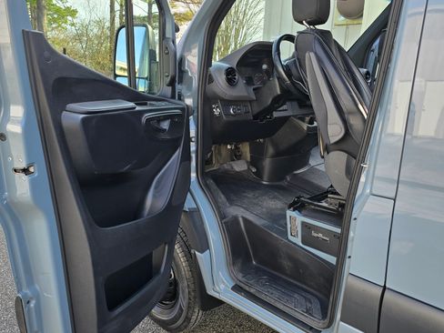 Used 2022 Mercedes-Benz Sprinter 3500 image 18