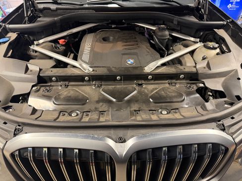 Used 2023 BMW X7 xDrive40i w/ Premium Package image 14