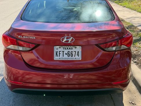 Used 2015 Hyundai Elantra SE image 4