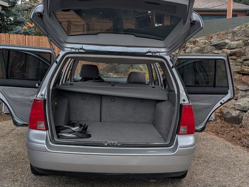 Used 2002 Volkswagen Jetta GLS image 2