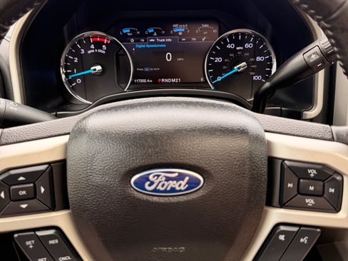 Used 2019 Ford F250 Lariat w/ Lariat Ultimate Package image 14