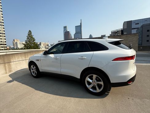 Used 2018 Jaguar F-PACE Premium image 8