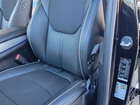 Used 2024 Genesis GV70 2.5T w/ Sport Prestige Package image 19