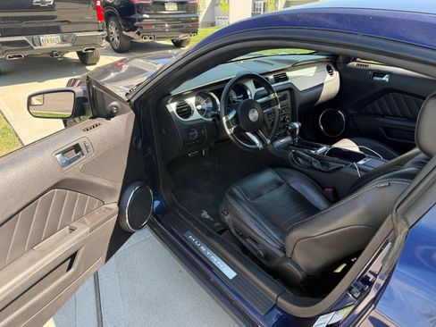 Used 2011 Ford Mustang Premium w/ 202A Rapid Spec Order Code image 5