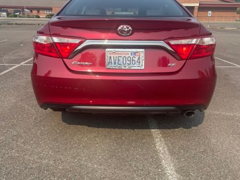 Used 2015 Toyota Camry SE FWD image 8