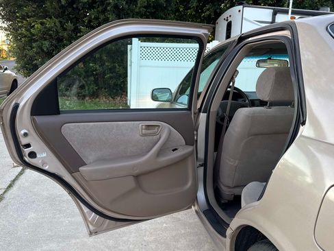 Used 2001 Toyota Camry LE image 17