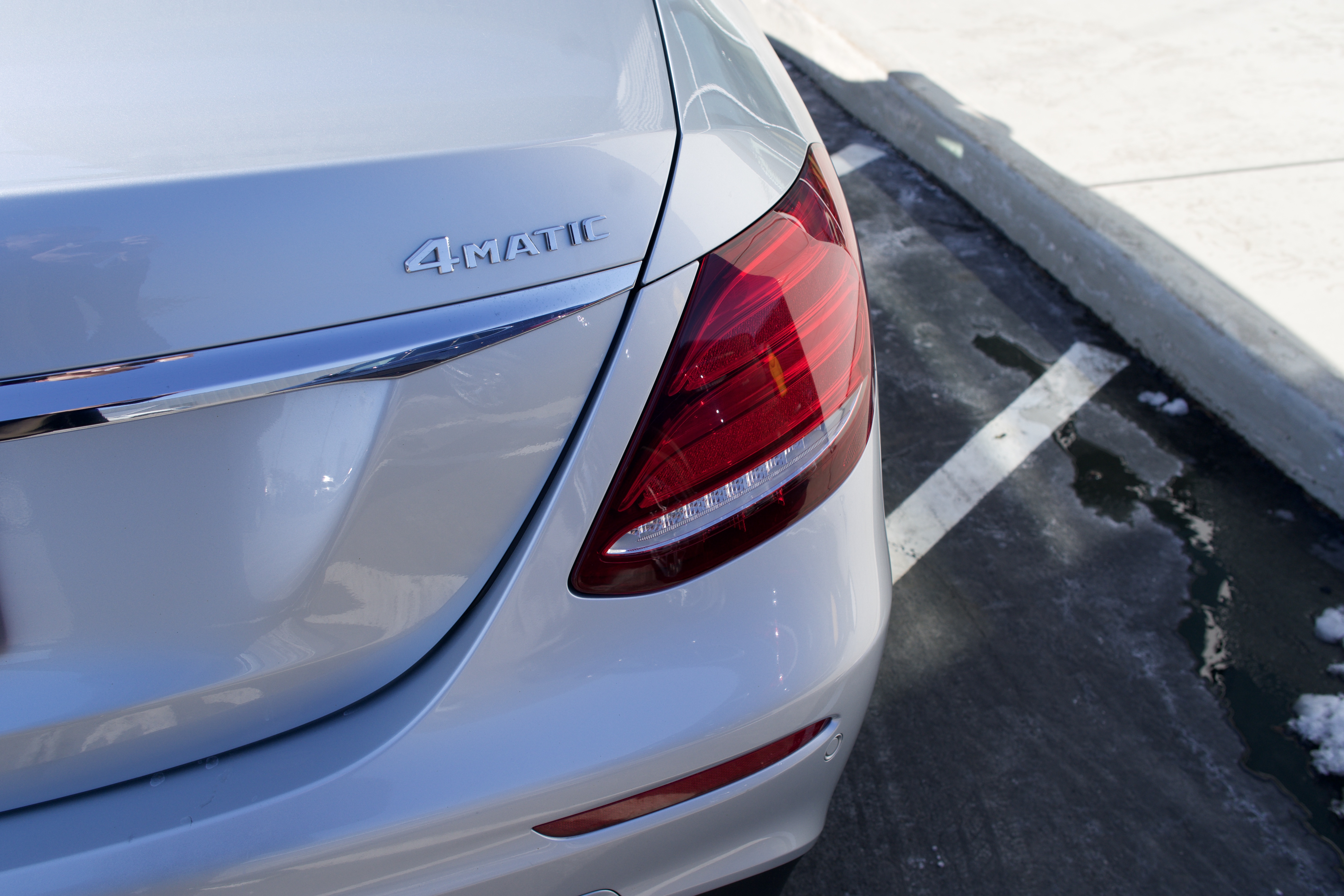 Used 2018 Mercedes-Benz E 400 4MATIC Sedan image 5