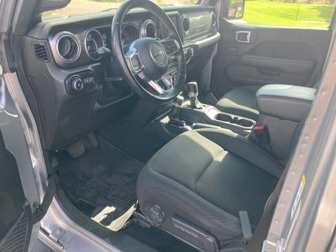 Used 2020 Jeep Wrangler Unlimited Sahara w/ Uconnect 4C Nav & Sound Group image 9