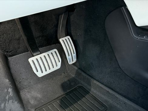 Used 2017 Tesla Model X 75D image 19