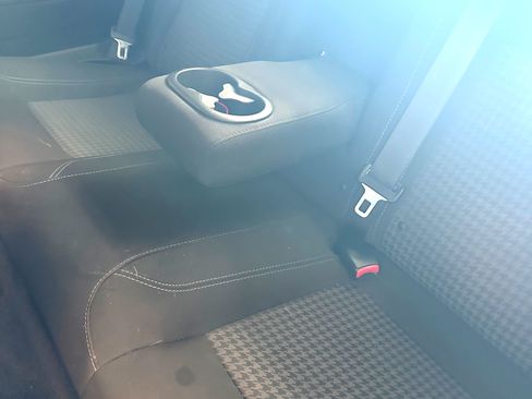 Used 2019 Dodge Challenger SXT RWD image 11