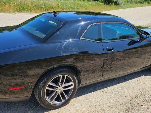 Used 2018 Dodge Challenger GT w/ GT Interior Package image 8