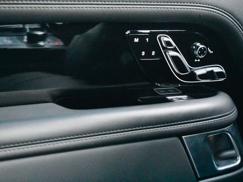 Used 2022 Land Rover Range Rover P525 Westminster Edition image 14