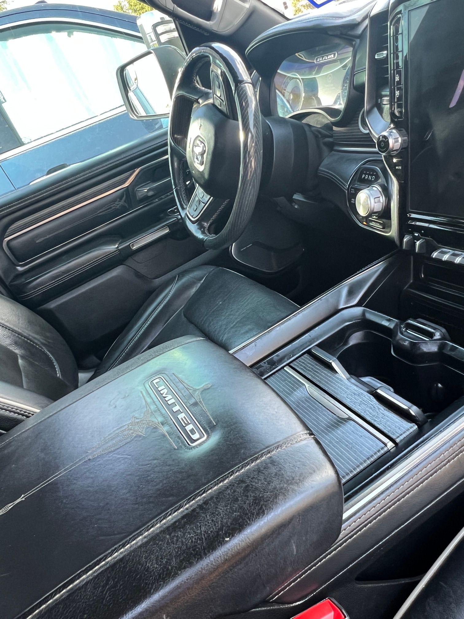 Used 2020 RAM 1500 Limited w/ Black Appearance Package AWD/4WD image 10