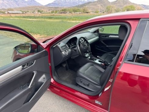 Used 2019 Volkswagen Passat 2.0T Wolfsburg w/ Wheels & Sunroof Package FWD image 6