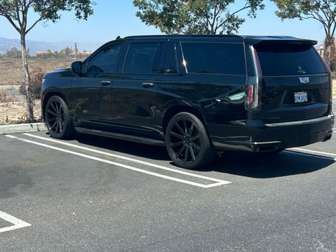 Used 2021 Cadillac Escalade ESV Luxury RWD image 6