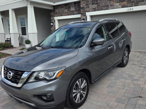 Used 2019 Nissan Pathfinder SL image 18