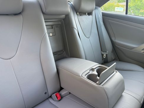Used 2011 Toyota Camry XLE w/ XLE Extra-Value Pkg #2 FWD image 15