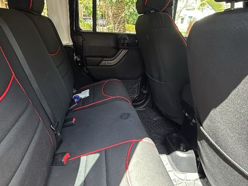 Used 2013 Jeep Wrangler Unlimited Sport image 9