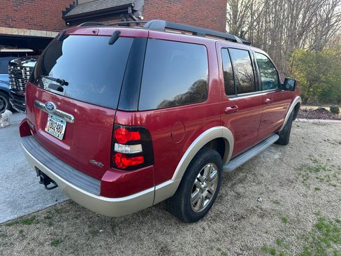 Used 2010 Ford Explorer Eddie Bauer image 5