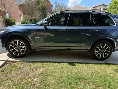 Used 2019 Volvo XC90 T6 Momentum w/ Advanced Package