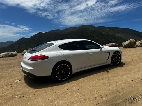 Used 2015 Porsche Panamera S w/ Premium Package RWD image 1