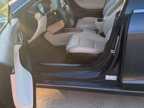 Used 2021 Tesla Model S Long Range Plus image 25