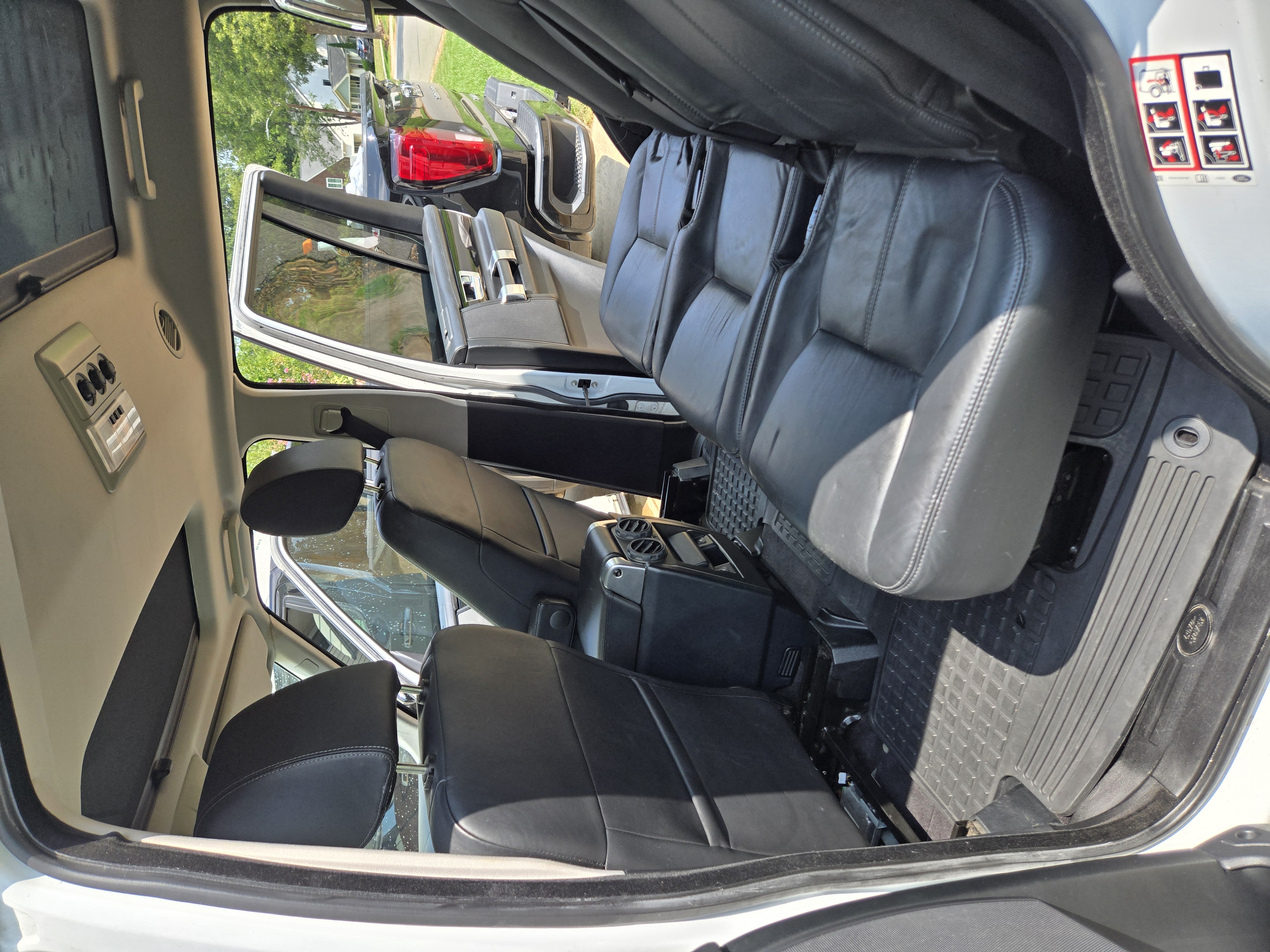 Used 2016 Land Rover LR4 HSE LUX AWD/4WD image 9
