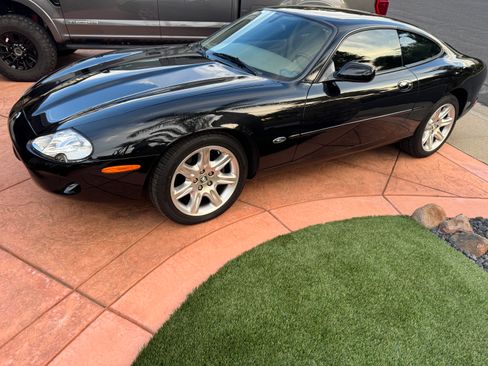 Used 2000 Jaguar XK8 Coupe RWD image 1