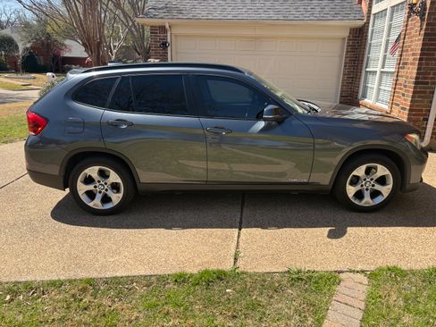 Used 2013 BMW X1 sDrive28i image 2