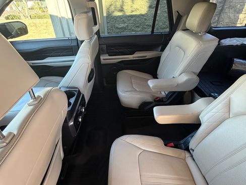 Used 2018 Ford Expedition Platinum image 8