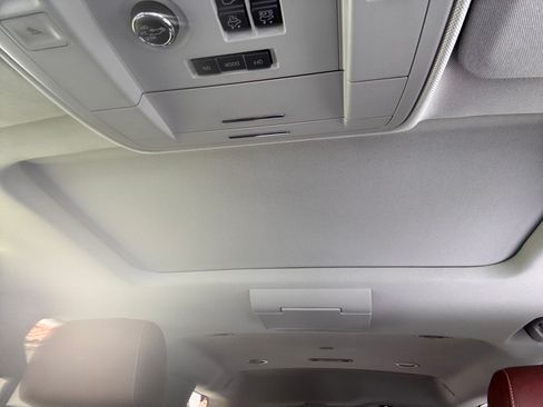 Used 2019 Chevrolet Tahoe Premier w/ Premier Plus Edition AWD/4WD image 11
