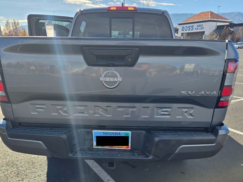 Used 2022 Nissan Frontier SV image 8