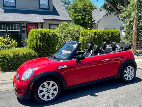 Used 2013 MINI Cooper S FWD image 2