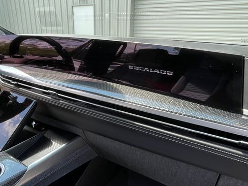 Used 2026 Cadillac Escalade V AWD/4WD image 22