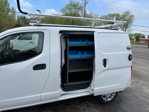 Used 2021 Nissan NV200 SV FWD image 2