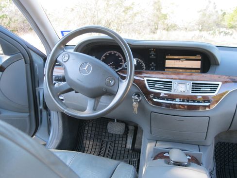 Used 2007 Mercedes-Benz S 550 image 12