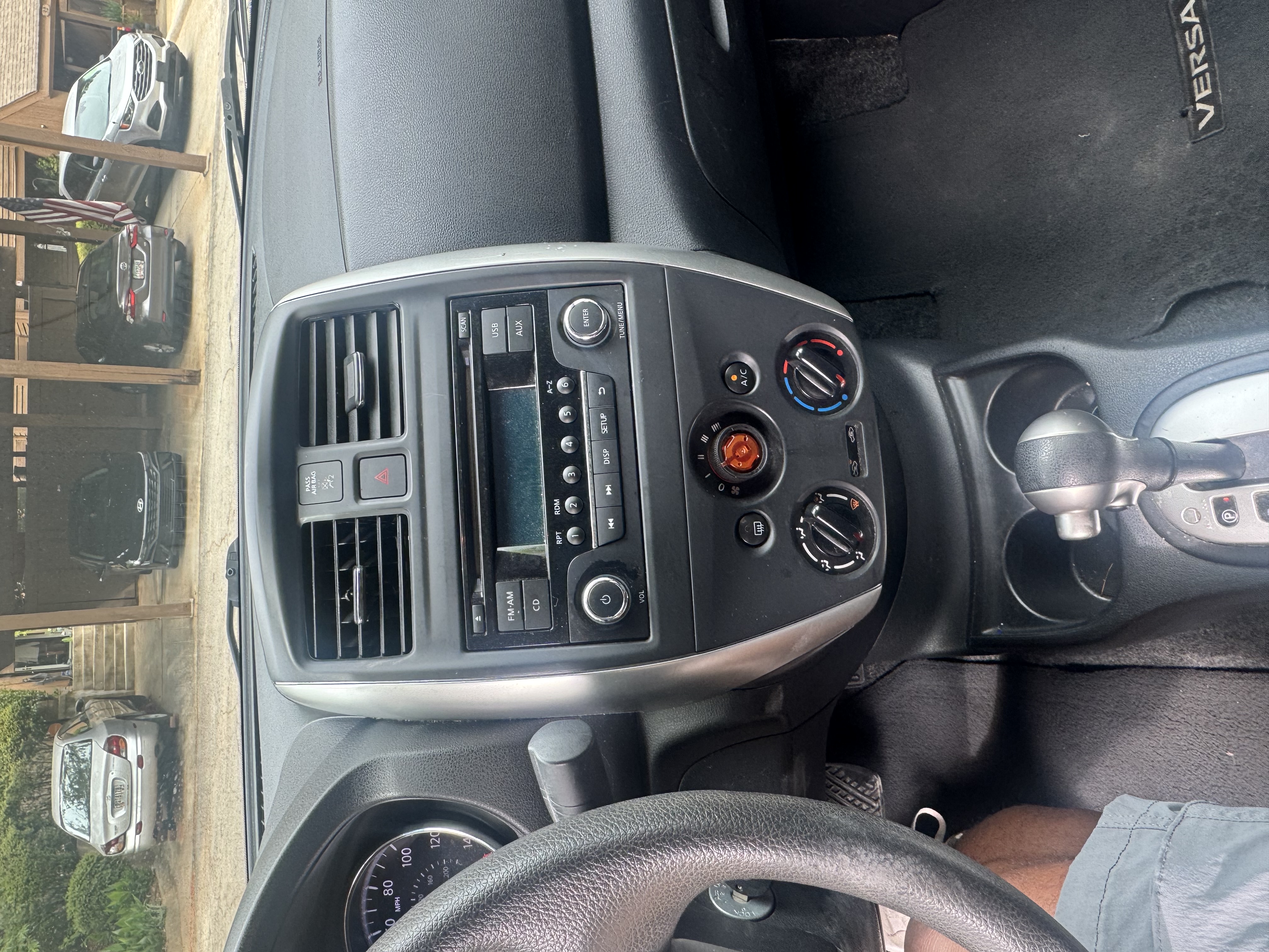 Used 2016 Nissan Versa SV FWD image 9