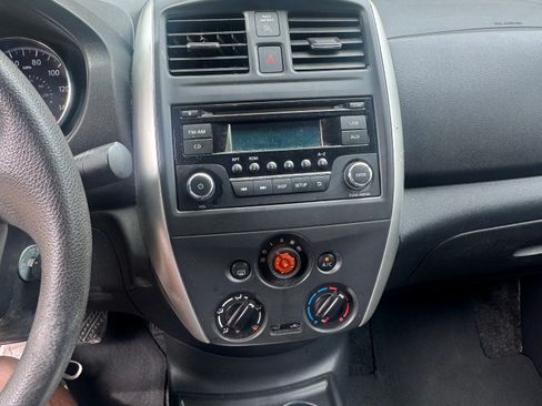 Used 2016 Nissan Versa SV FWD image 9