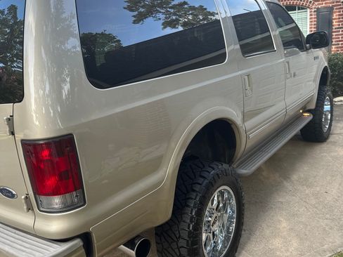 Used 2004 Ford Excursion Limited AWD/4WD image 5