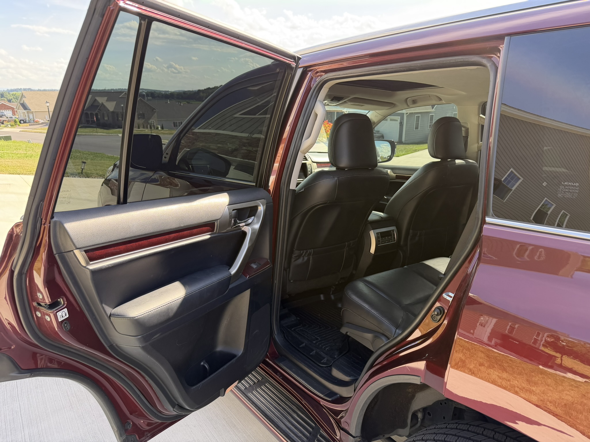 Used 2015 Lexus GX 460 w/ Premium Package AWD/4WD image 14