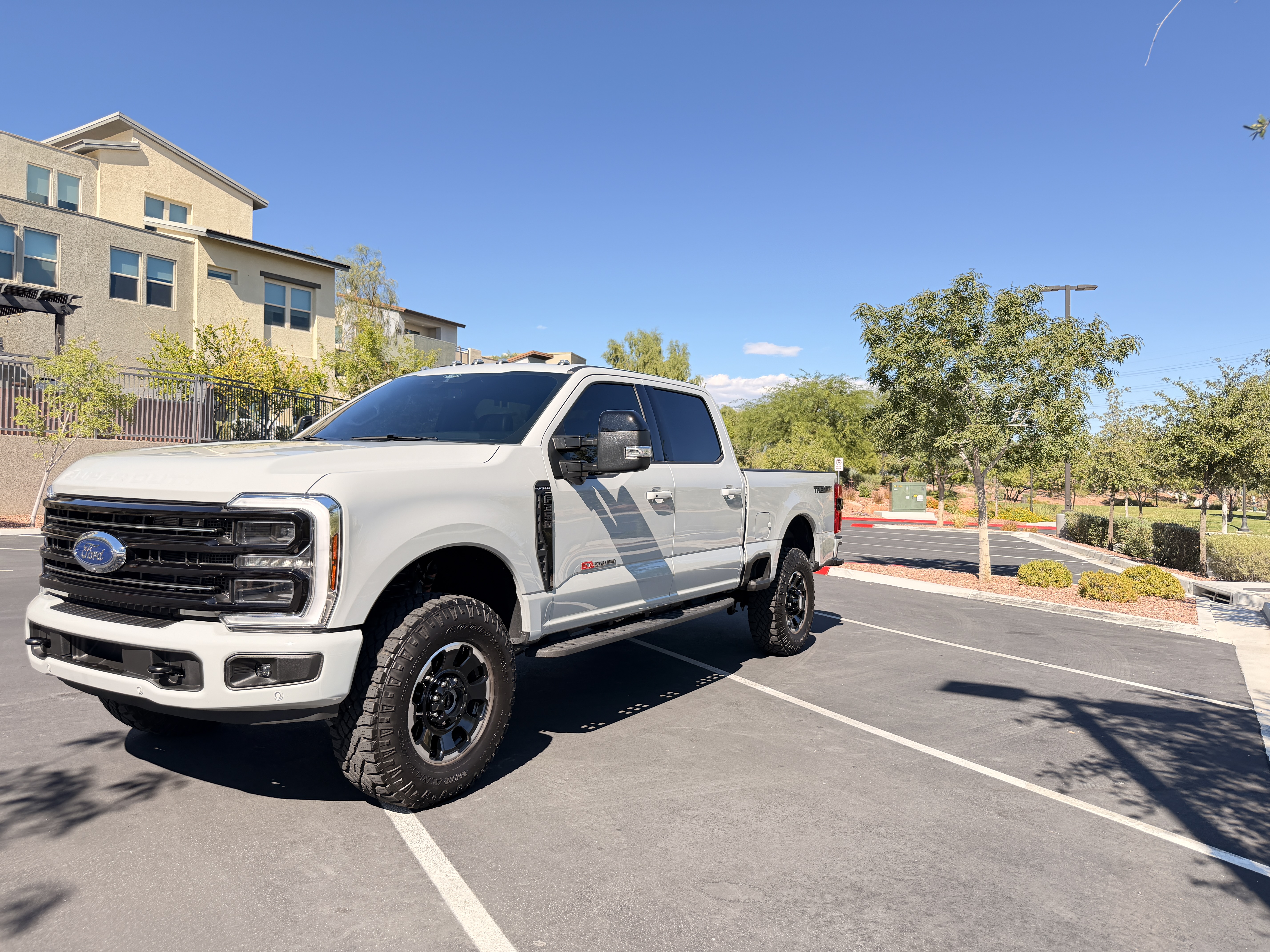 Used 2025 Ford F350 Platinum w/ Tremor Off-Road Package AWD/4WD image 2