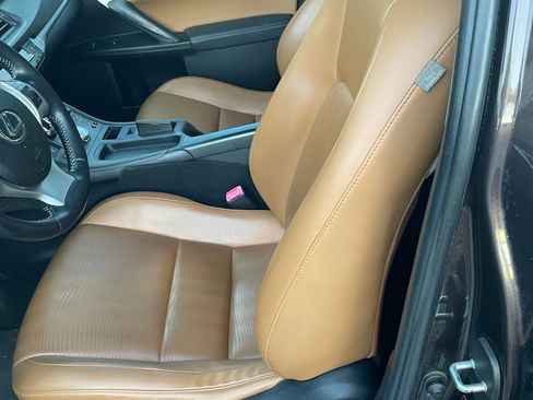 Used 2011 Lexus CT 200h image 8