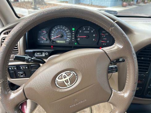 Used 2001 Toyota Land Cruiser image 6